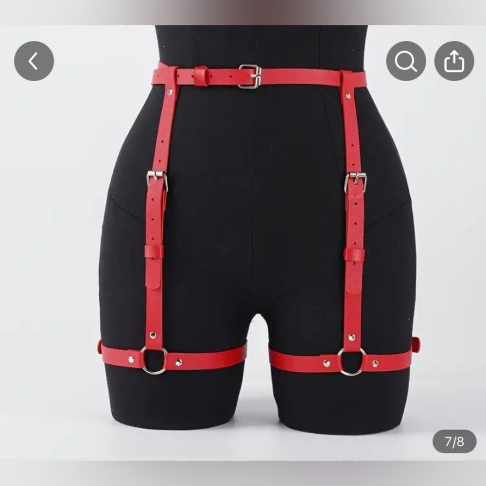 ✨3/$25 Red harness belt✨